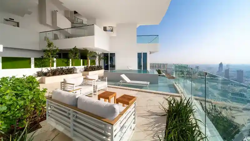 Five Hotel Luxury Living