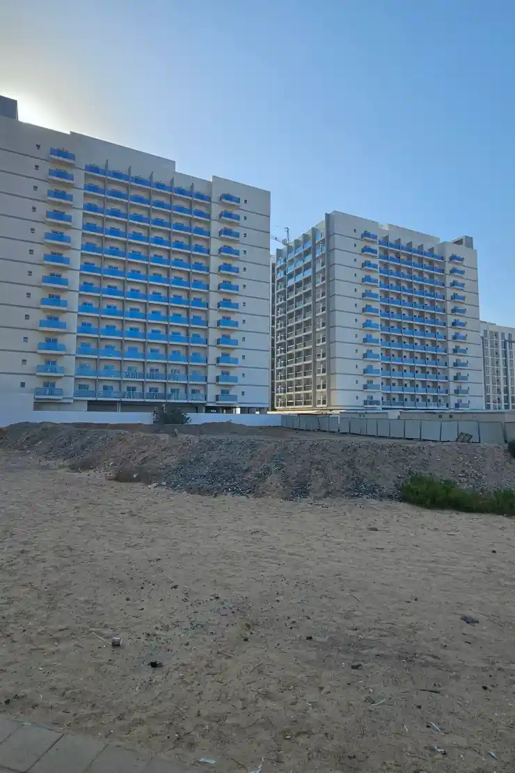 Reef 995 Apartment at DubaiLand Residence Complex by Reef Luxury Development